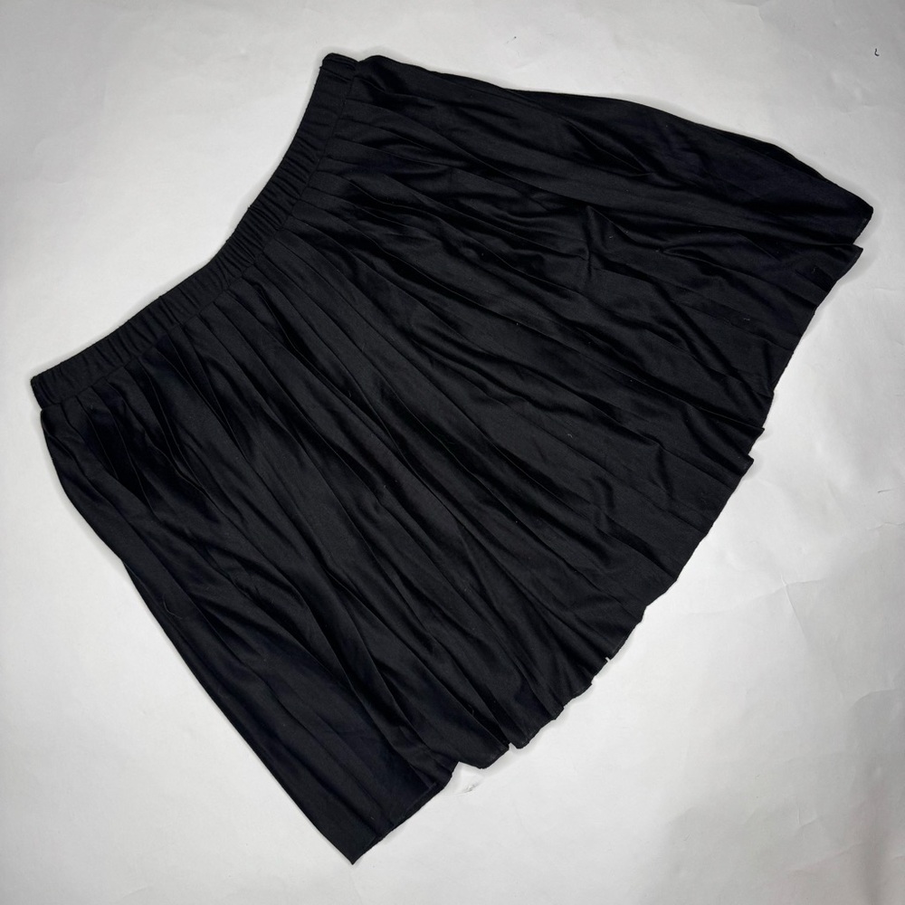 Elegant Black Pleated Skirt